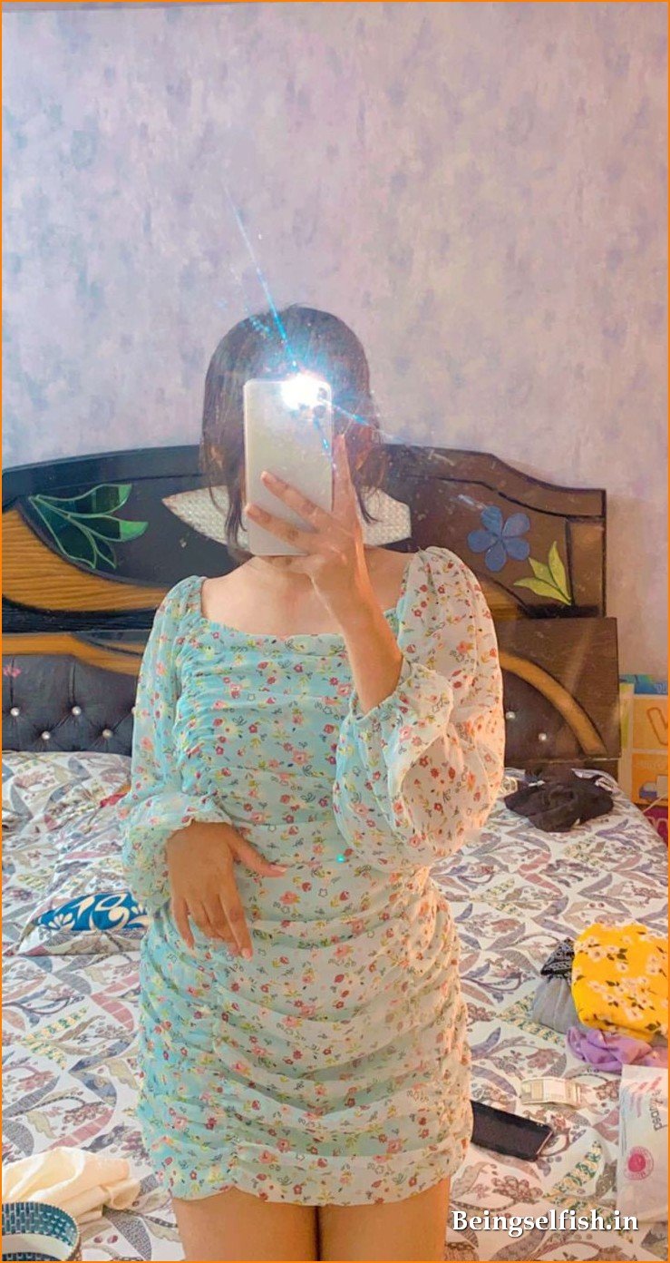 mirror-selfie-dp-girl