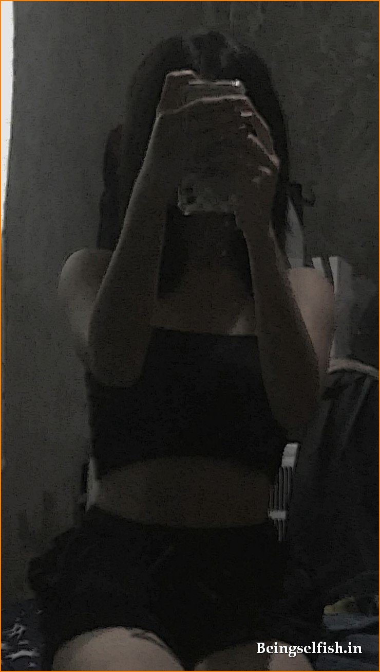 mirror-selfie-pic-girl
